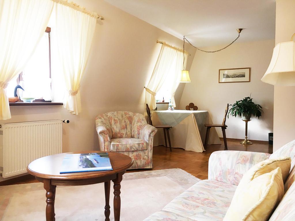 Hotel Krone Laudenbach  エクステリア 写真