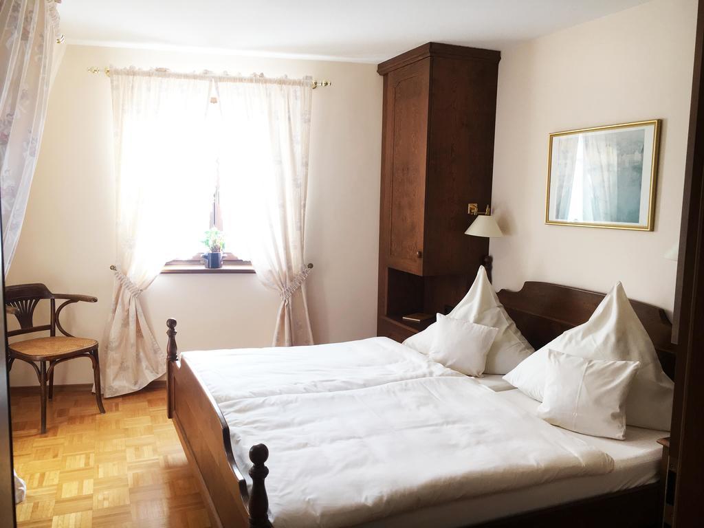Hotel Krone Laudenbach  エクステリア 写真
