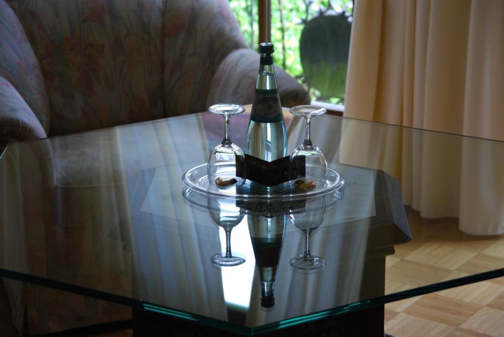 Hotel Krone Laudenbach  部屋 写真